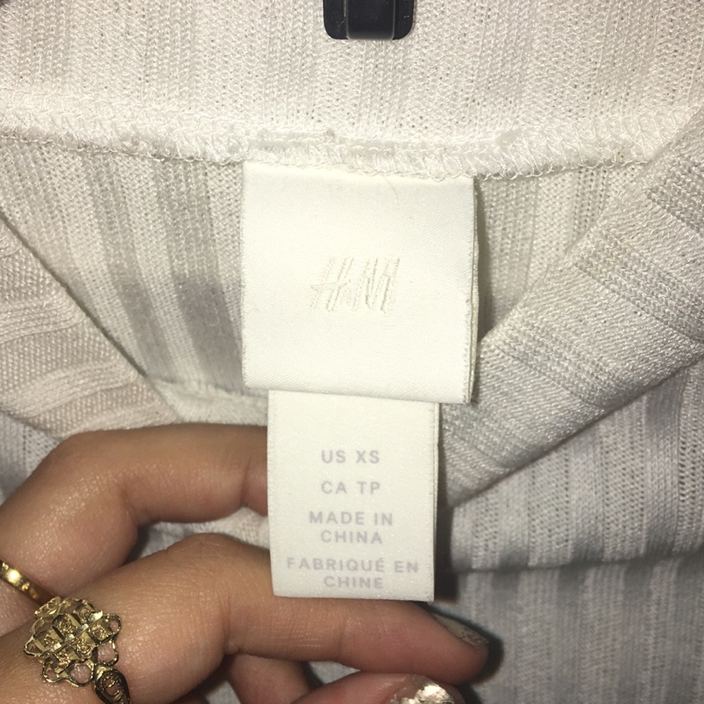 H&M - Ribbed Short Sleeve!! - Picture 4 of 4